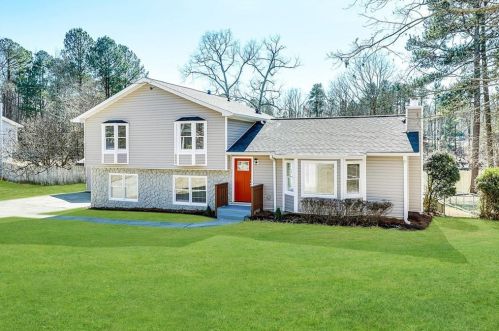 1542 Wethersfield Rd, Lithonia GA  30078-5629 exterior