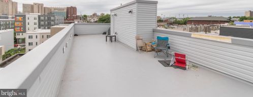 1958 8th St, Philadelphia PA 19122-2023 exterior