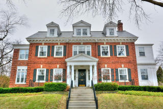 3073 Shepard Ave, Milwaukee WI  53211-3437 exterior