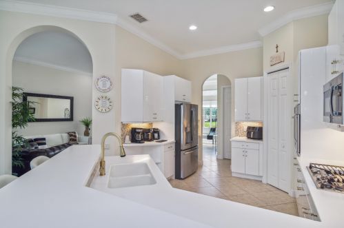 11720 Apple Blossom Trl, Fort Pierce FL  34987-2475 exterior