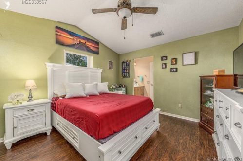 381 Gulfstream Ave, Fort Pierce FL  34983-1218 exterior