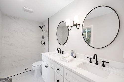 7330 Hunters Branch Dr, Atlanta GA  30328-1721 exterior