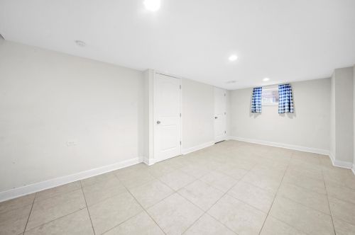 7339 Washtenaw Ave, Chicago IL 60645-1401 exterior