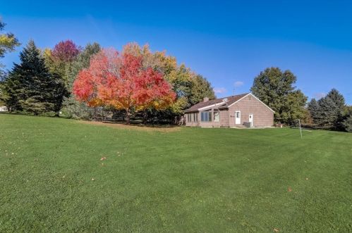 4714 Billingsgate Ln, Bull Valley IL 60098-8748 exterior