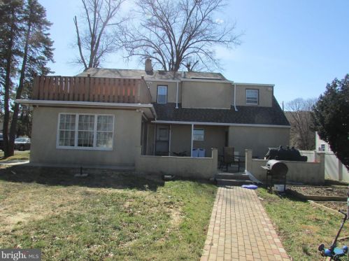 737 Byberry Rd, Philadelphia PA 19154-1842 exterior