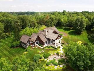 4635 Gallagher Rd, Rochester, MI 48306-1501