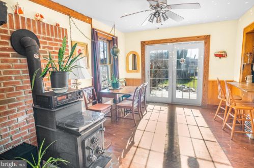 221 Locust St, Hanover PA  17331-2617 exterior