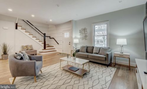 2718 17th St, Washington DC 20003-3123 exterior