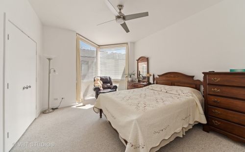 1248 Cottage Pl, Chicago IL 60607-2854 exterior