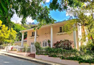 1240 Norman Pl, Los Angeles, CA 90049-1541