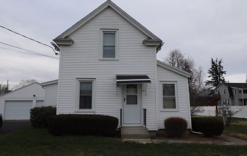 70 Amherst St, Chicopee, MA 01013-1004