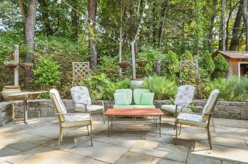 75 Nursery St, Norwalk CT 06850-1707 exterior