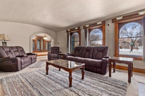 1332 Capitol Dr, Milwaukee WI  53211-1812 exterior