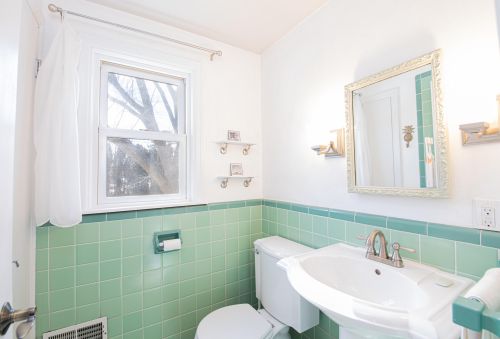 9705 Ctr St, Milwaukee WI 53222-4526 exterior