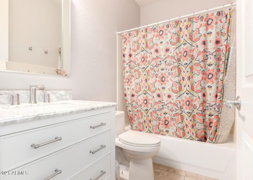 23002 52nd St, Phoenix AZ 85018-4402 exterior