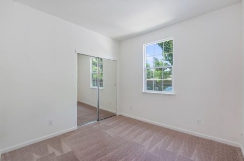 851 Holley Ct, Folsom CA 95630-3518 exterior