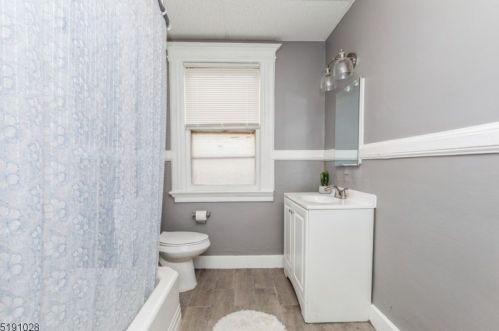 19 Cloverhill Pl, Montclair NJ 07042-4818 exterior