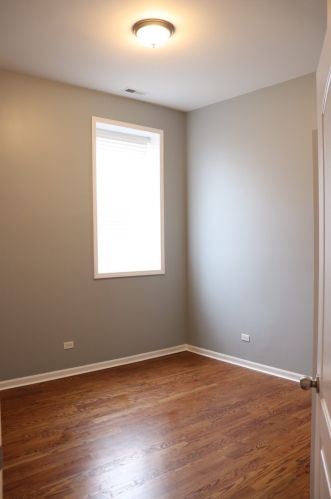 559 37th St, Chicago IL 60609-1063 exterior