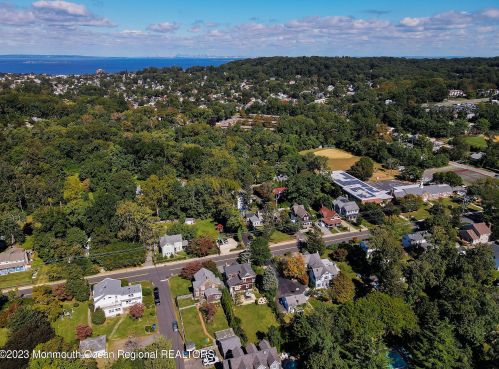 198 Monmouth Ave, Atlantic Highlands NJ  07716-2220 exterior