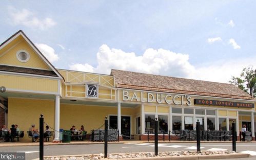 5801 Edson Ln, Rockville MD  20852-2901 exterior