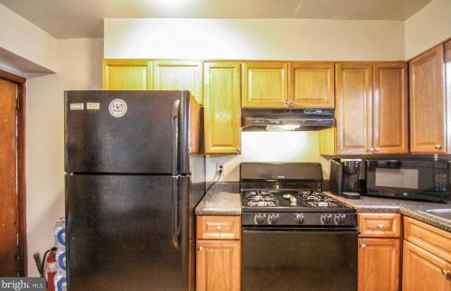 6503 Guyer Ave, Philadelphia PA 19142-2808 exterior