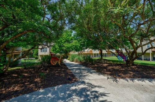 2067 Cobblestone Cir, Atlanta GA 30319-4911 exterior