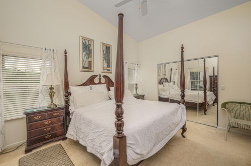 307 Breezy Pt Loop, Fort Pierce FL 34986-2668 exterior