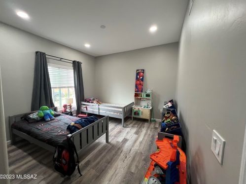 226 King Rd, Tucson AZ 85705-3217 exterior