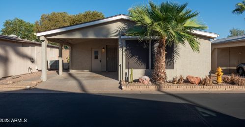 6065 Oakmont Dr, Chandler AZ  85249-4013 exterior
