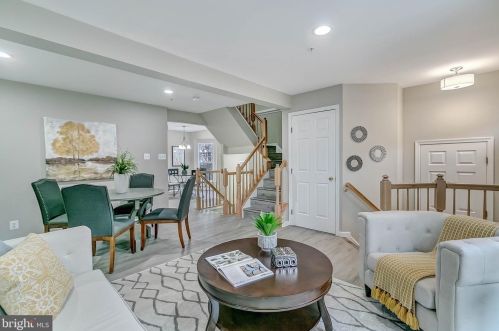 10414 Heathside Way, Rockville MD 20854-6346 exterior