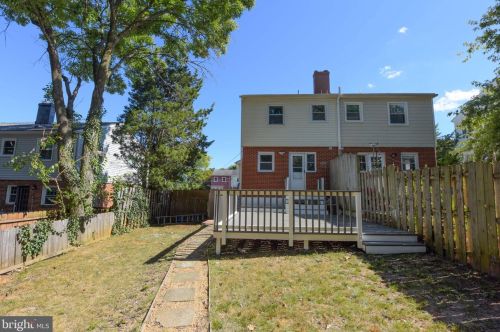 6916 Westhampton Dr, Alexandria VA 22307-1528 exterior