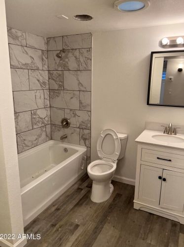 3906 13th Pl, Phoenix AZ  85014-4904 exterior