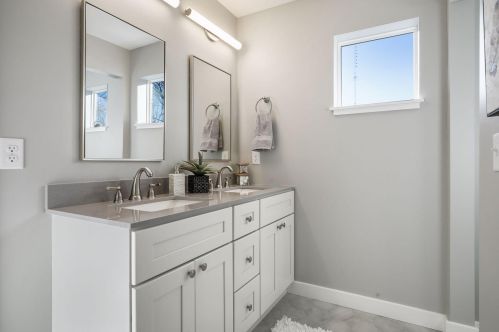 573 Eustis St, Saint Paul MN 55108-1525 exterior