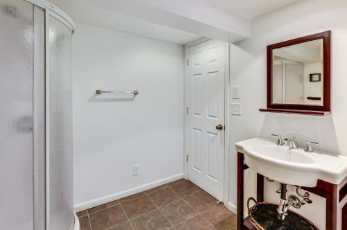 5647 Magnolia Ave, Chicago IL 60660-1908 exterior