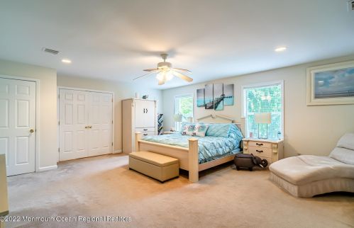 660 Berkeley Ave, Berkeley Township NJ 08721-3703 exterior