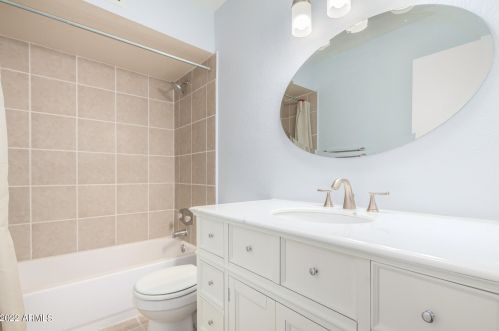 8022 32nd Ave, Phoenix AZ  85051-6214 exterior