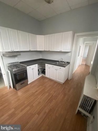 1422 Diamond St, Philadelphia PA 19122-1721 exterior