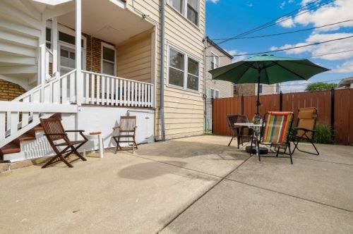 5428 Sawyer Ave, Chicago IL 60632-2624 exterior