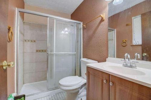 640 Butterfield Ln, Atlanta GA exterior