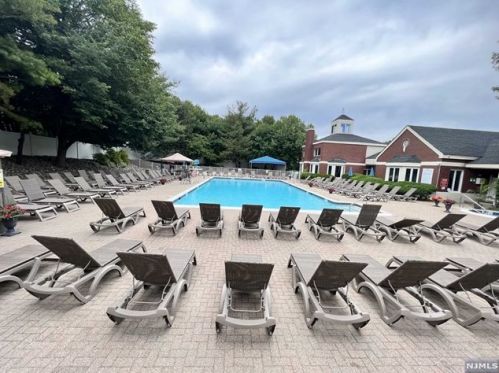 202 Nelson Ct, Edgewater NJ  07020-1631 exterior