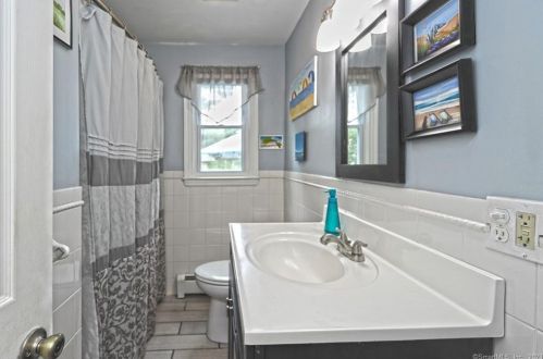 366 Anderson Ave, Milford CT 06460-3770 exterior