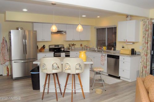 8961 3 St, Tucson AZ 85711-1416 exterior