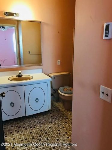 28 Monticello Dr, Lakehurst NJ  08759-1663 exterior