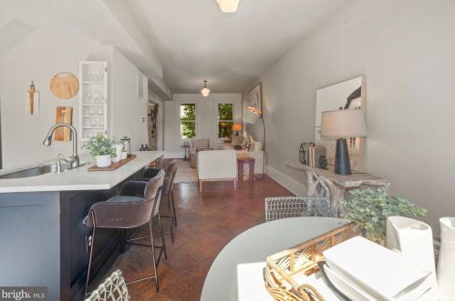 1933 Smt Pl, Washington DC 20002-1353 exterior