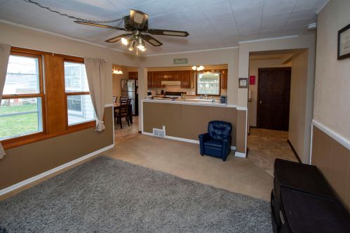 8442 Montana Ave, Milwaukee WI 53227-3357 exterior