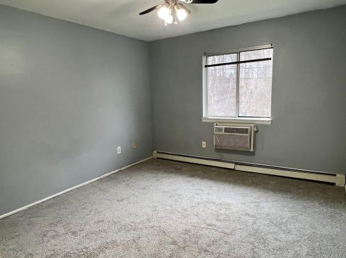 3 Ruth Ct, Middletown NY 10940-5328 exterior