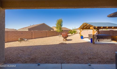 7484 Calle Colado, Tucson AZ  85757-6439 exterior