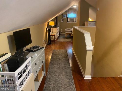 317 Oakland Ave, Camden NJ 08107-1211 exterior