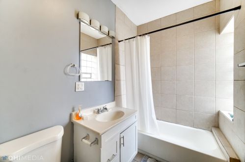 7009 Indiana Ave, Chicago IL 60628-1411 exterior