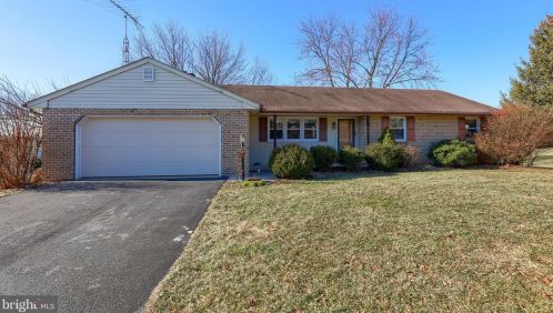 154 Amsterdam Rd, Lancaster PA 17603-9719 exterior